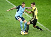 开云体育app-两支球队进行关键比赛角逐，劲敌对决