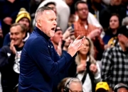 开云体育平台APP-关于球队主帅因失利被解职，球员迎来新挑战，引发热议的信息