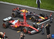 开云体育入口-迈凯伦横扫雷诺车队，汉密尔顿点燃赛场