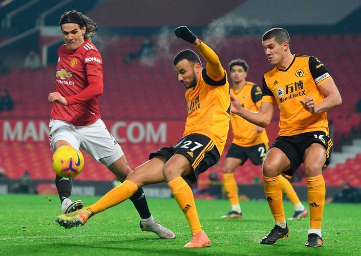 狼队后防屡次失误，需加强磨合！的简单介绍