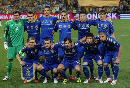 关于瑞典队对阵乌克兰队，角逐欧国联冠军的席位的信息