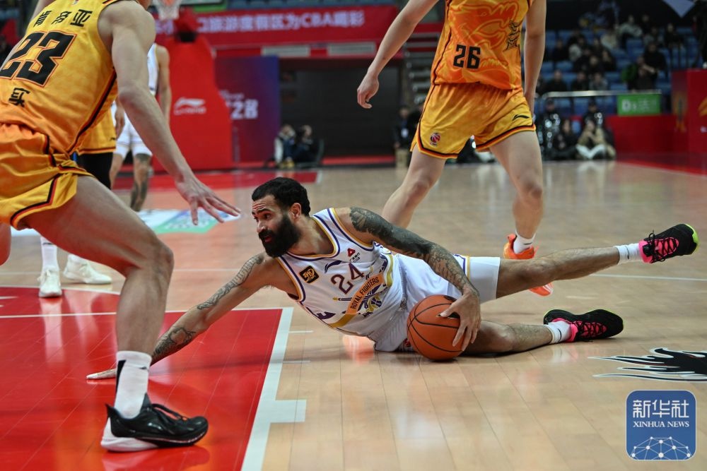 关于队内球员个人训练加量，迎接困难近期比赛的信息