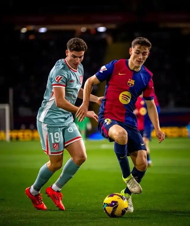 关于巴塞罗那客场大胜,缩小与领头羊的差距的信息 关于巴塞罗那客场大胜,缩小与领头羊的差距的信息