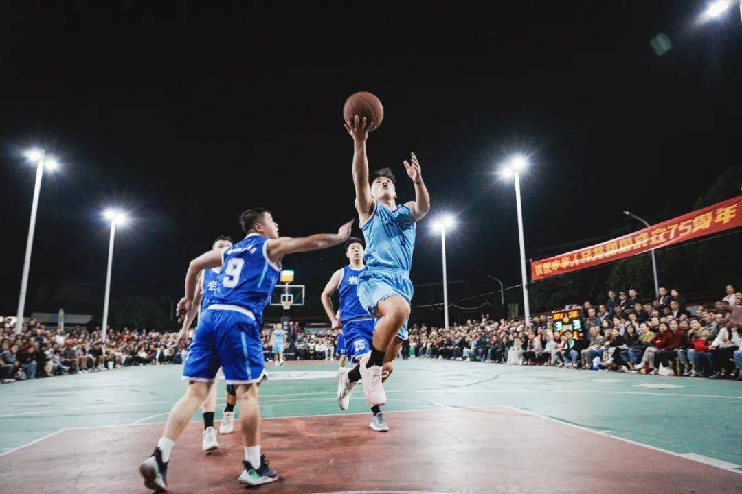 激情四射!职业篮球联赛中球员的场上表现的简单介绍 激情四射!职业篮球联赛中球员的场上表现的简单介绍