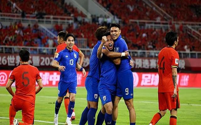 亚洲足球赛事的精彩表现引发热议