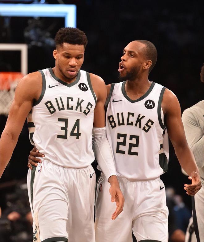 雄鹿靠米德尔顿绝杀，拿下对阵黄蜂