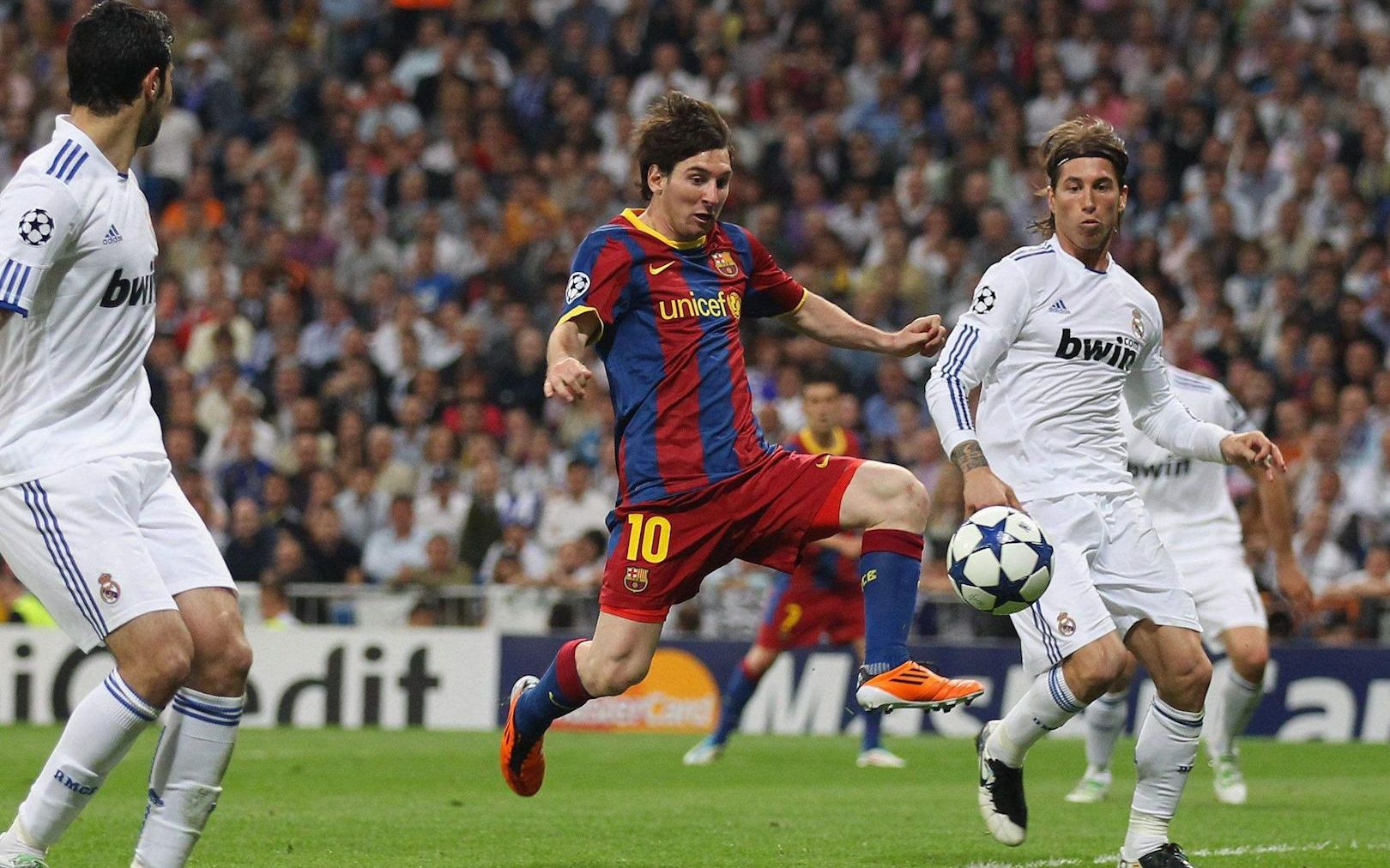 意大利足球比赛集锦回顾，经典瞬间震撼人心的简单介绍