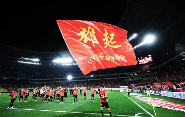 中国球员雄起：中超联赛赛场震撼的简单介绍