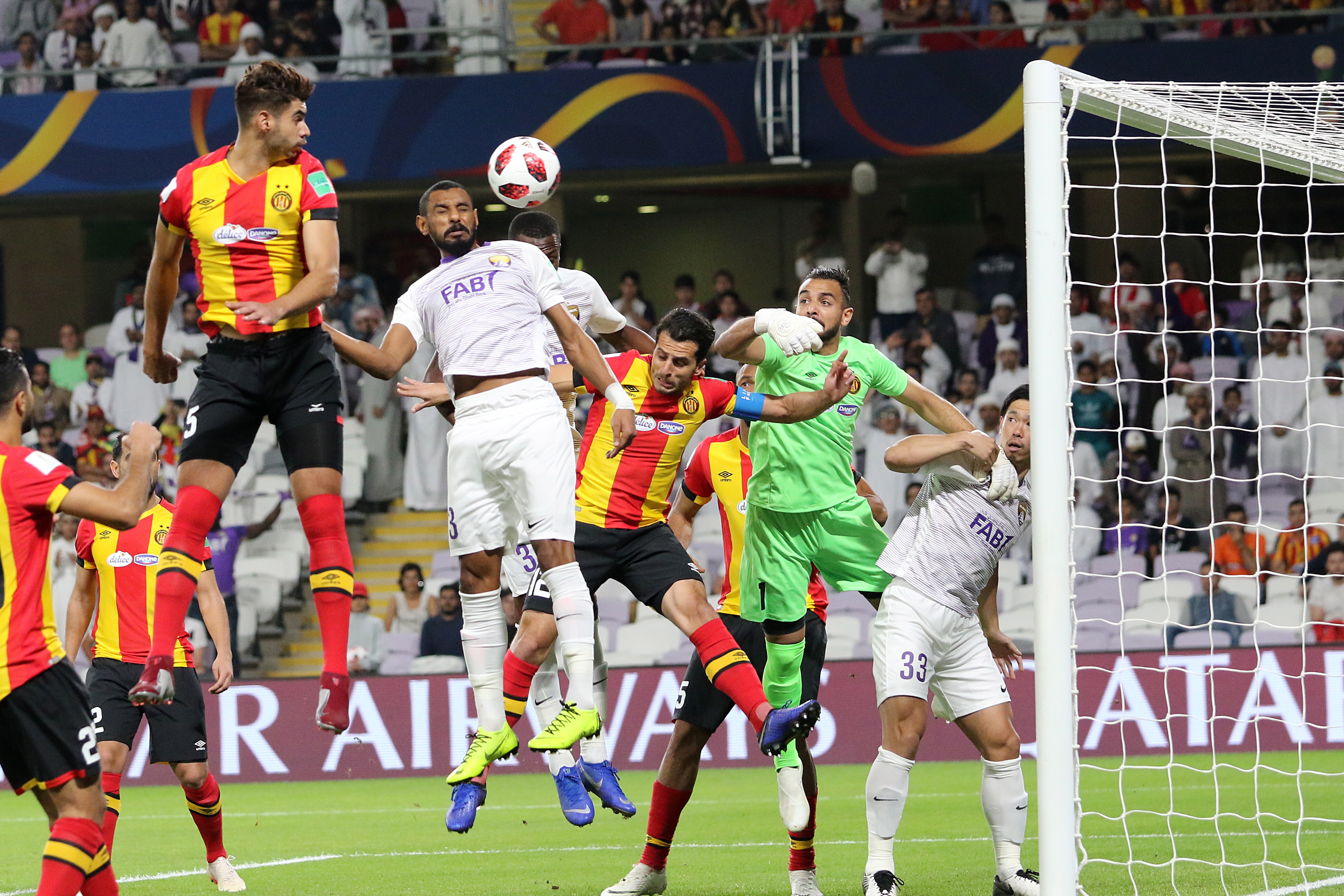 壮观对决:足球比赛上演绝地反击的简单介绍 壮观对决:足球比赛上演绝地反击的简单介绍