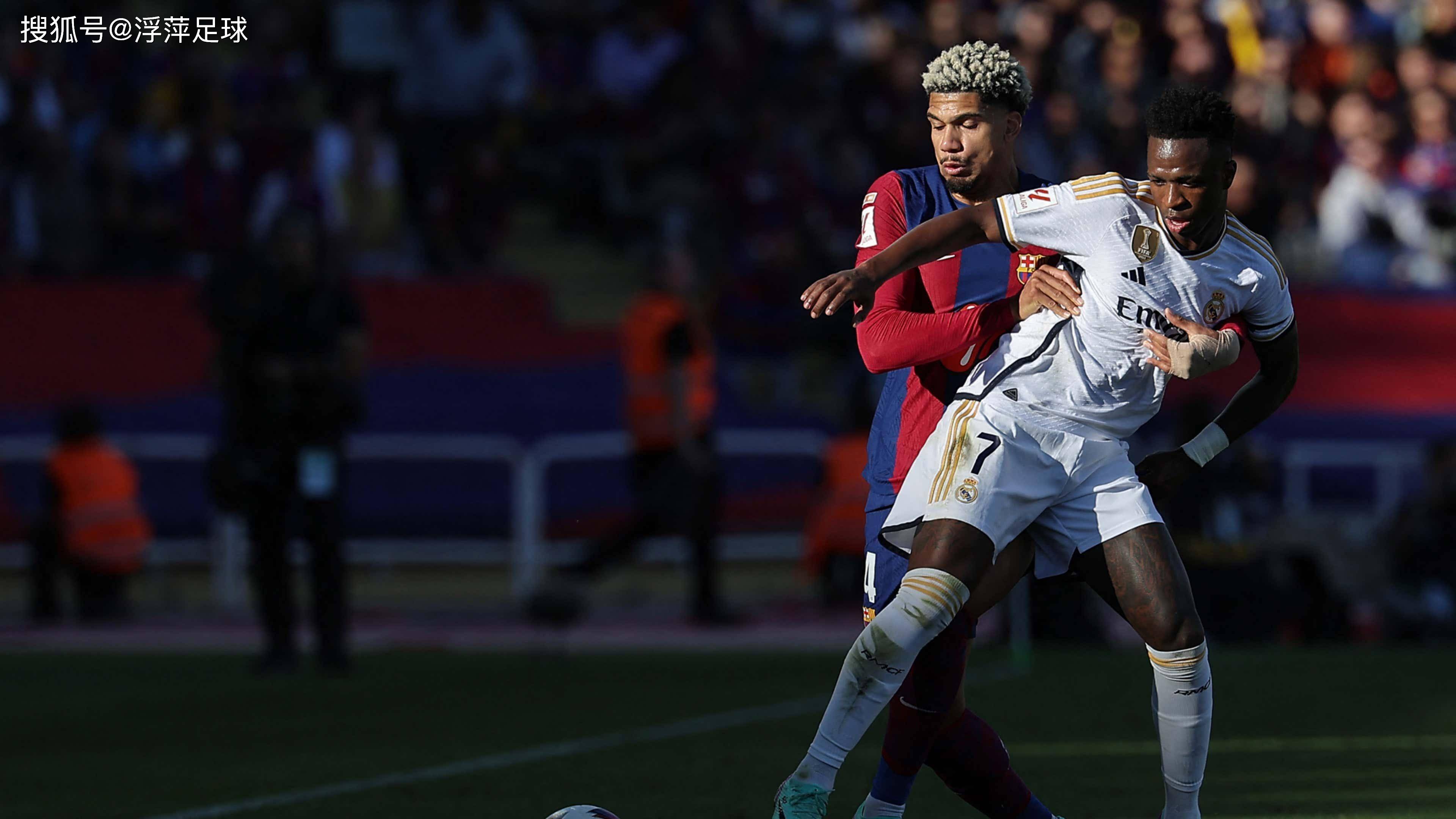 克罗托内球迷热情应援,助球队壮大力争胜利的简单介绍 克罗托内球迷热情应援,助球队壮大力争胜利的简单介绍