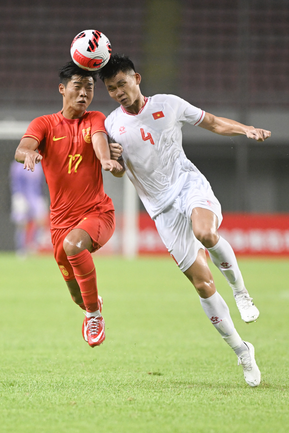 包含国际足球赛场上中国队实力跻身前列的词条