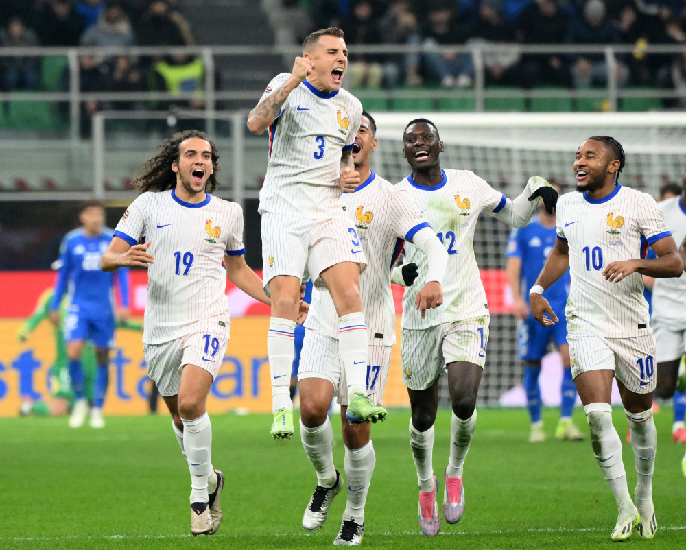 法国队大胜英格兰,锁定小组第一的希望 法国队大胜英格兰,锁定小组第一的希望