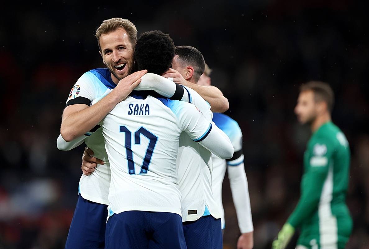 激烈角逐：英格兰队携手希腊晋级的简单介绍