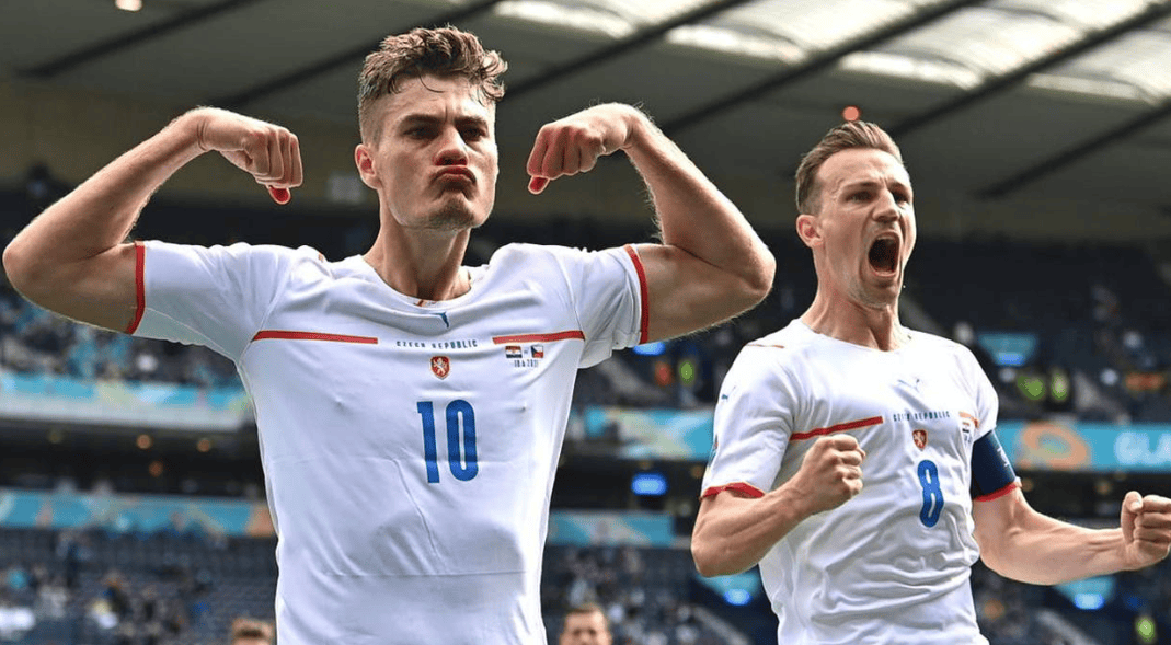 关于欧洲杯预选赛正酣，各国劲旅角逐争夺资格的信息