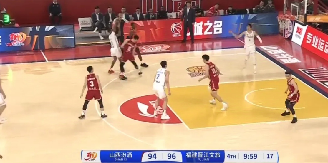 关于福建队在激烈对抗中逆转胜利，表现出强大实力的信息