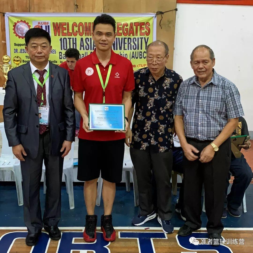 马来西亚选手取得篮球比赛银牌