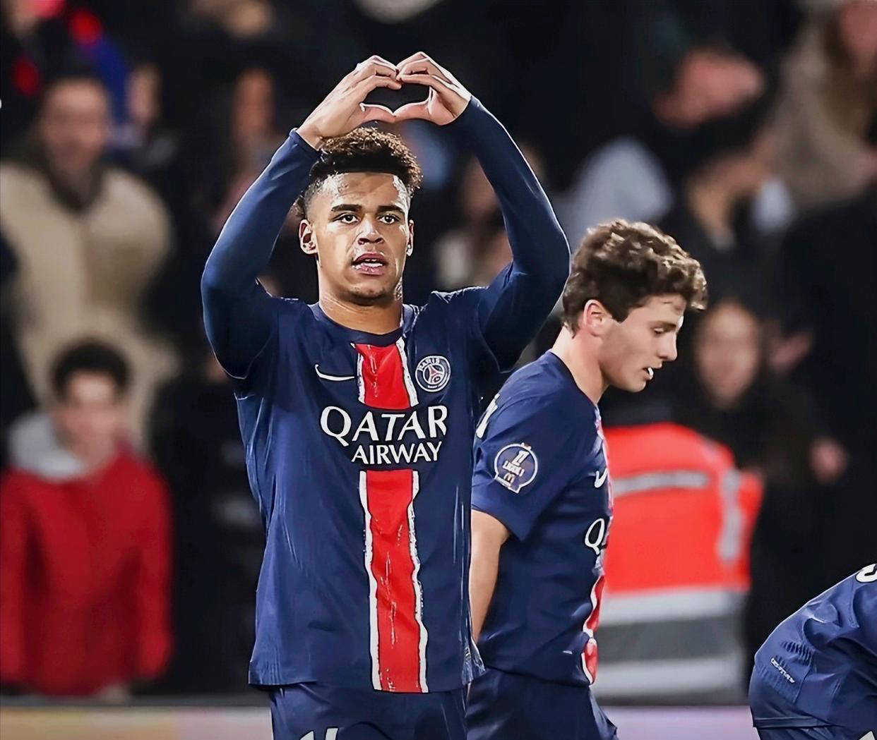 巴黎队员表现出色，球队击败对手实现连胜