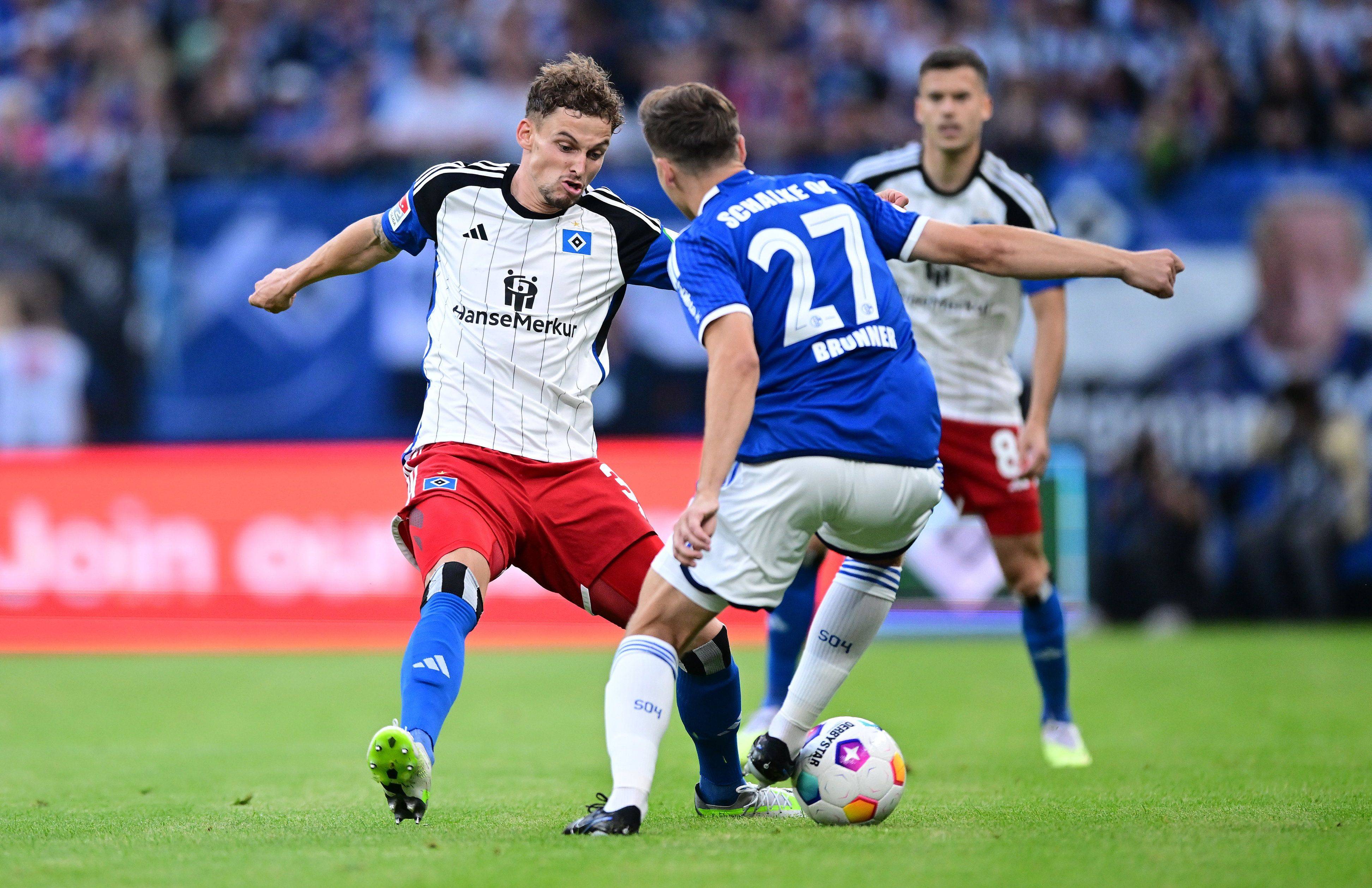 汉堡队在客场挑战汉诺威,争夺积分 汉堡队在客场挑战汉诺威,争夺积分