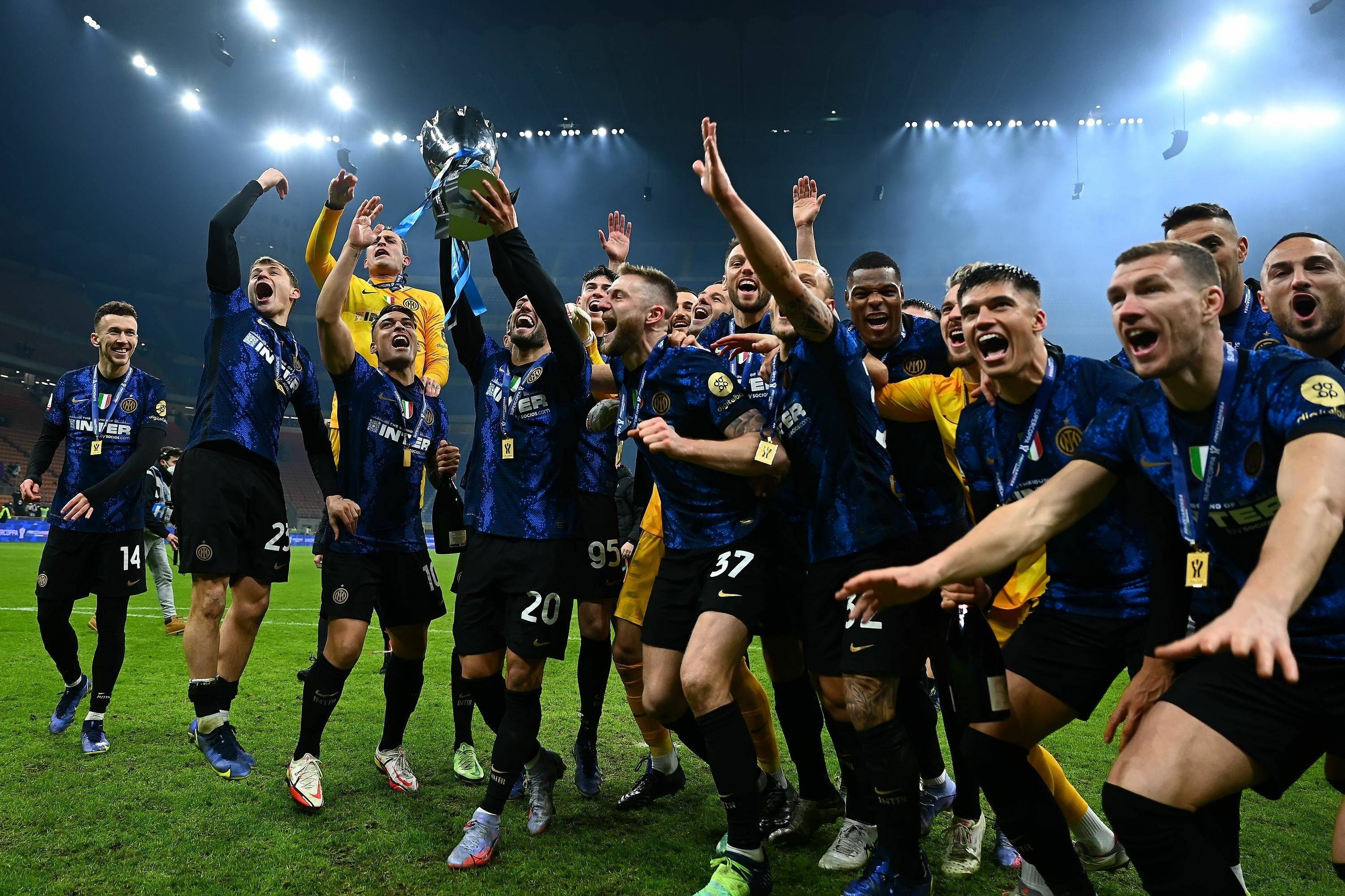 数据分析：AC米兰历史战绩与本届展望的简单介绍