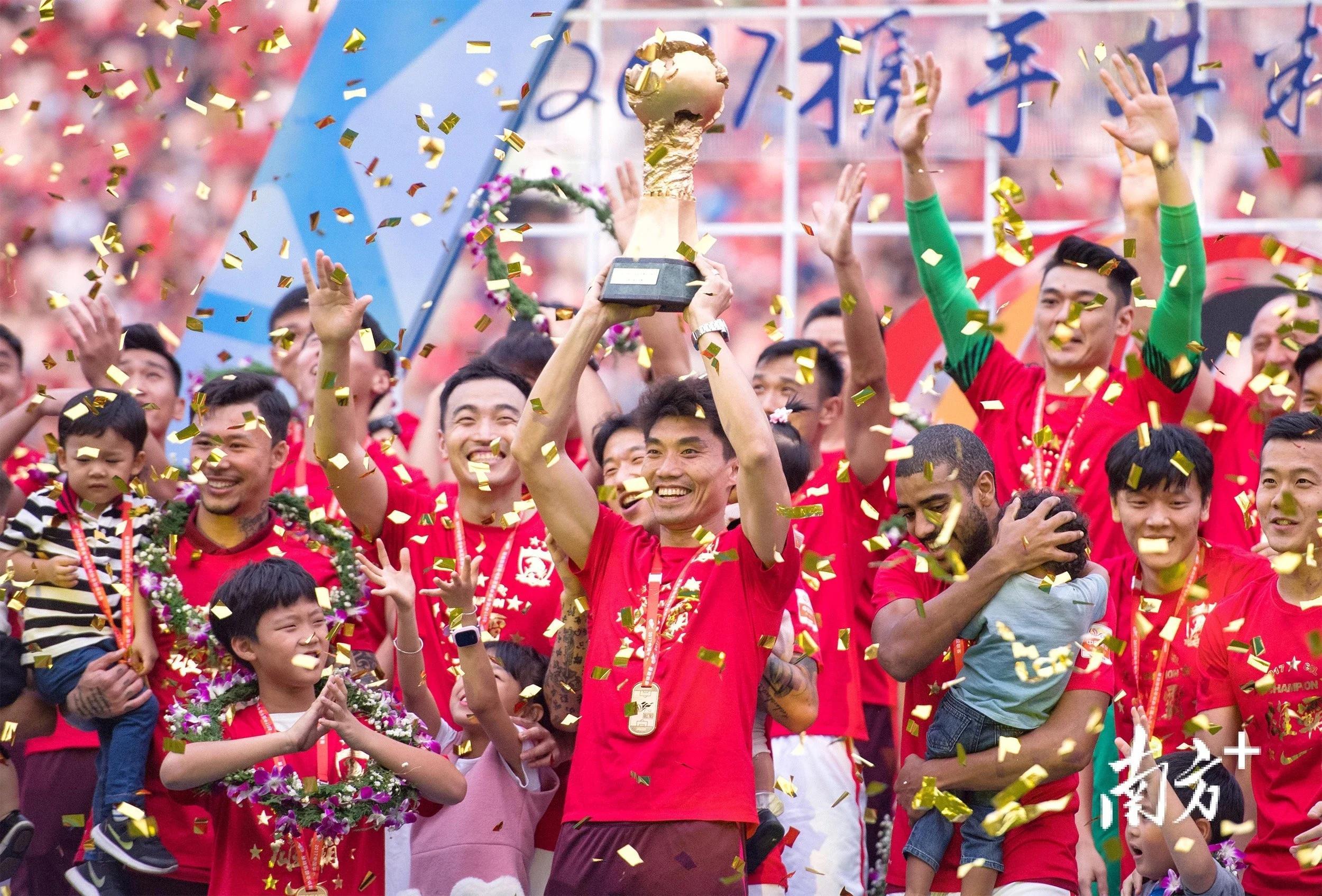 包含广州富力主场淘汰竞争对手，晋级下一轮比赛的词条