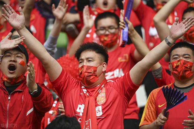 关于意大利主场取得胜利，表现稳扎稳打的信息