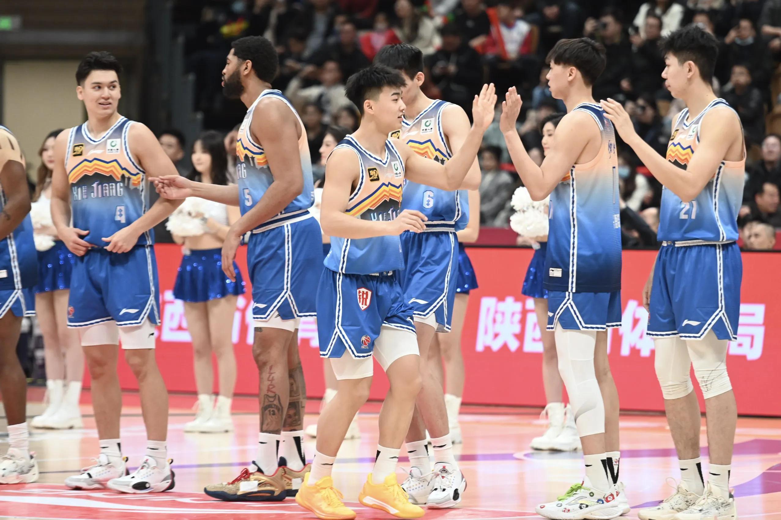 新疆主场大胜辽宁，向冠军发起冲击的简单介绍