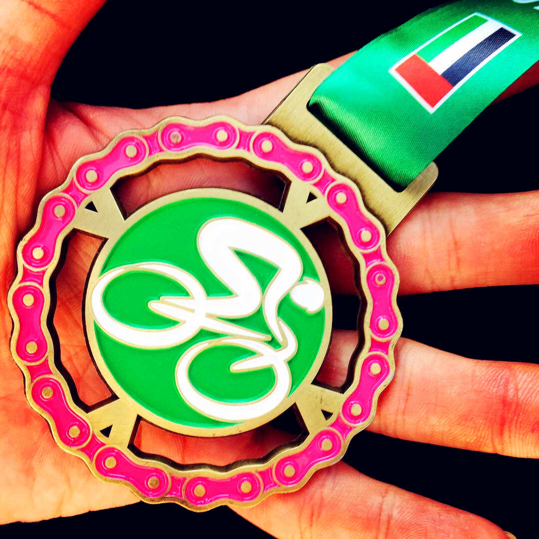 阿联酋运动员在射击项目中斩获奖牌 阿联酋运动员在射击项目中斩获奖牌