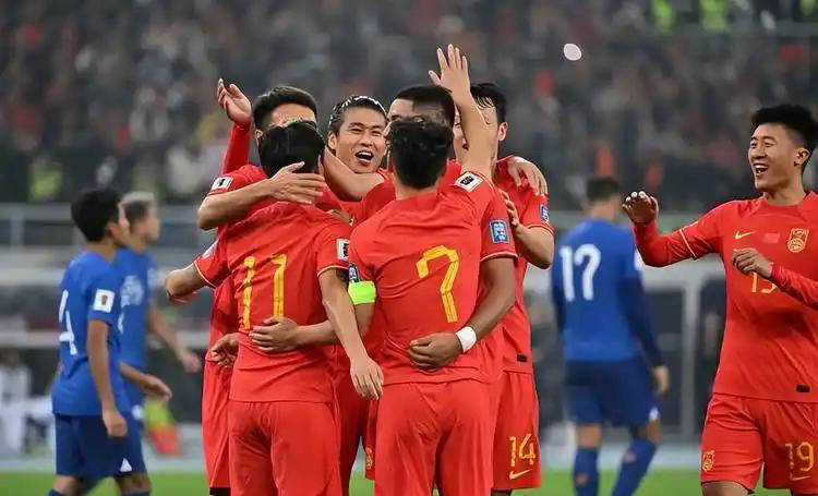 国内足球巨星对决:实力碰撞的时刻到了!的简单介绍 国内足球巨星对决:实力碰撞的时刻到了!的简单介绍