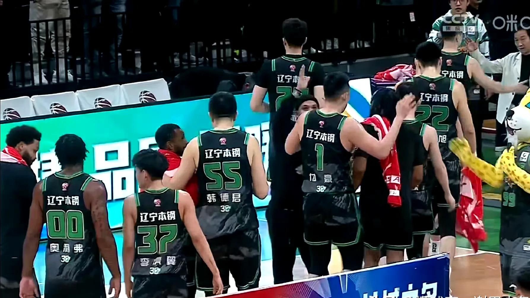 安徽男篮在比赛中大放异彩，引人注目的简单介绍