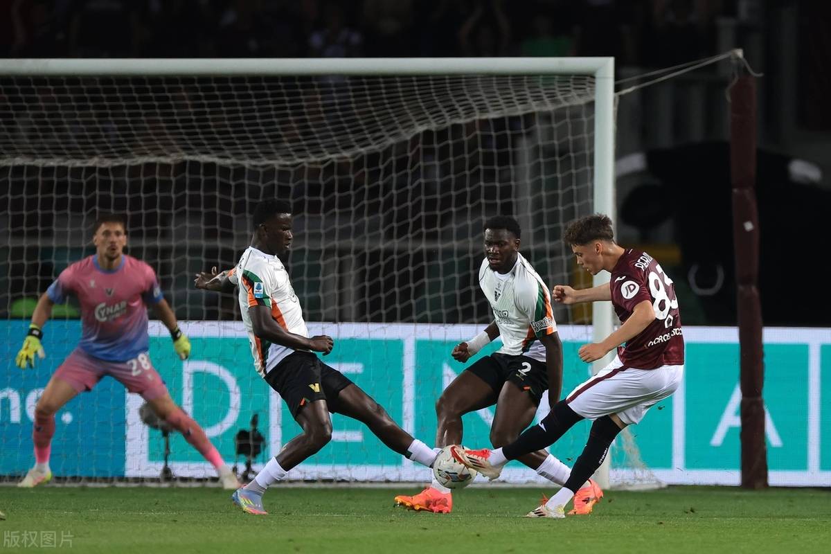 包含都灵主场-击败桑普多利亚，保持前四位置的词条