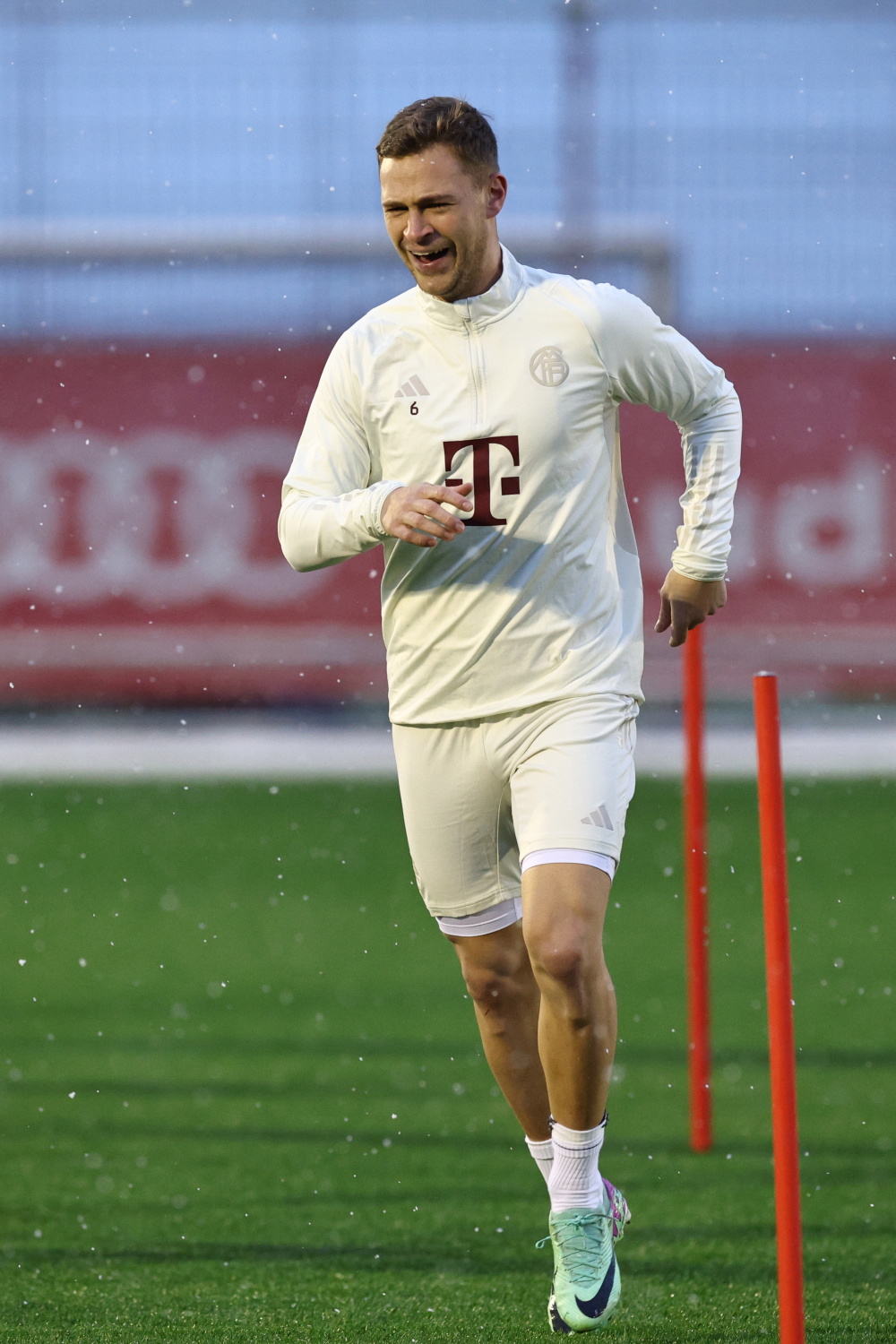 拜仁队员赛前积极备战，誓夺小组头名的简单介绍