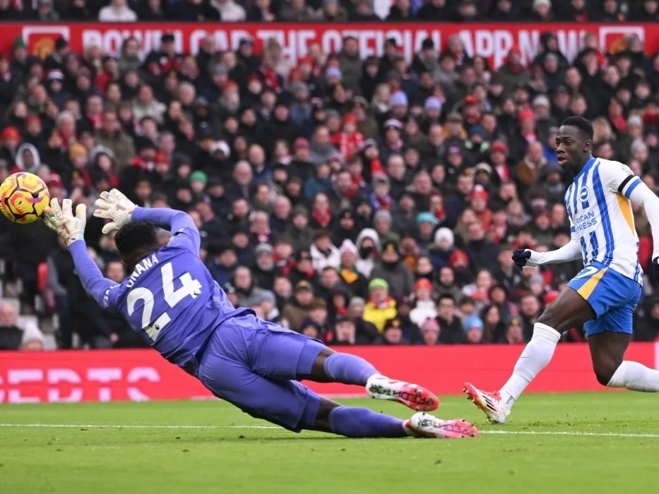 包含曼联防守端优势凸现，新布阵成为关键的词条