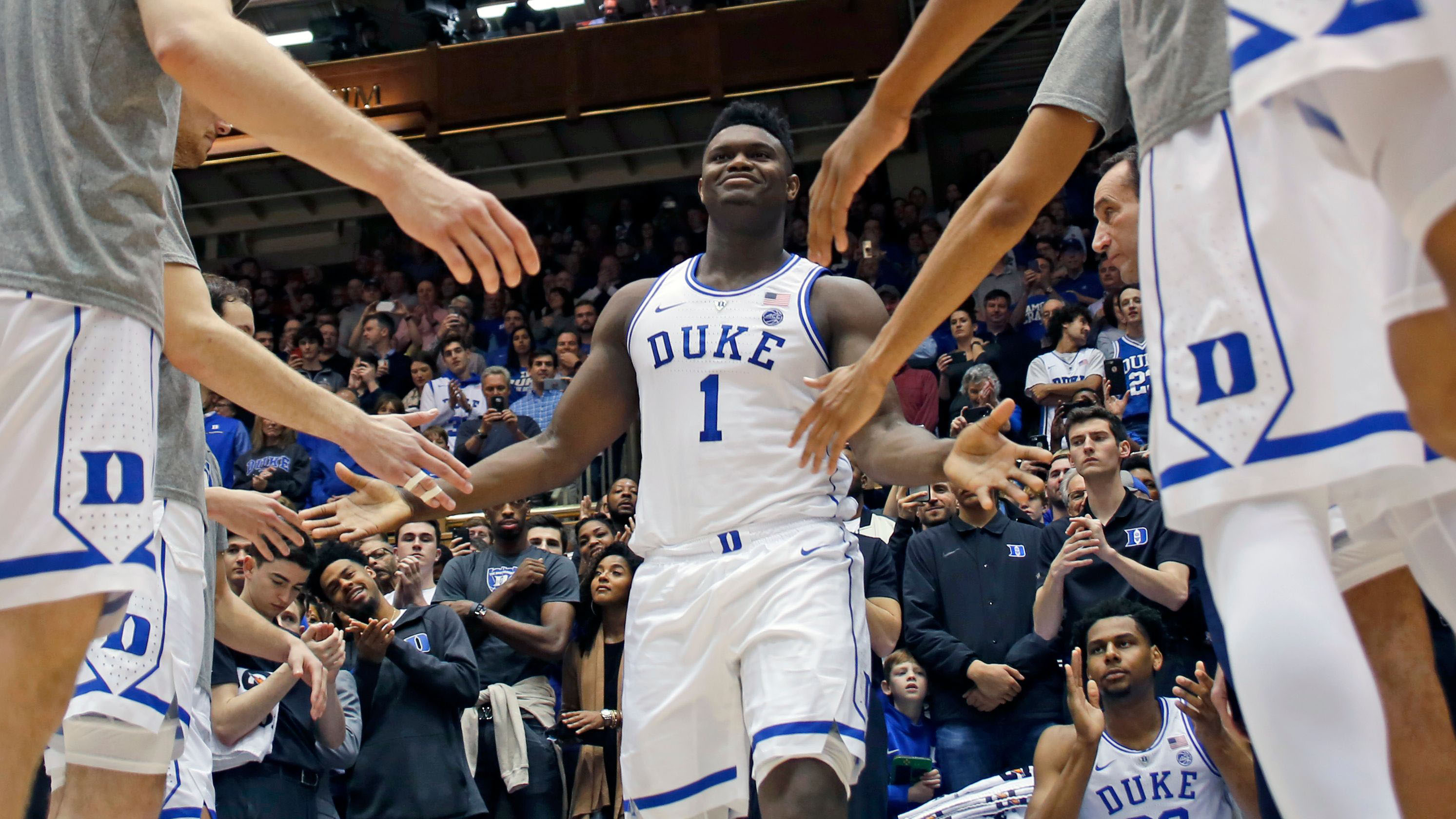 包含德国名宿在瑞士豪门效力前夕遭遇伤病的词条