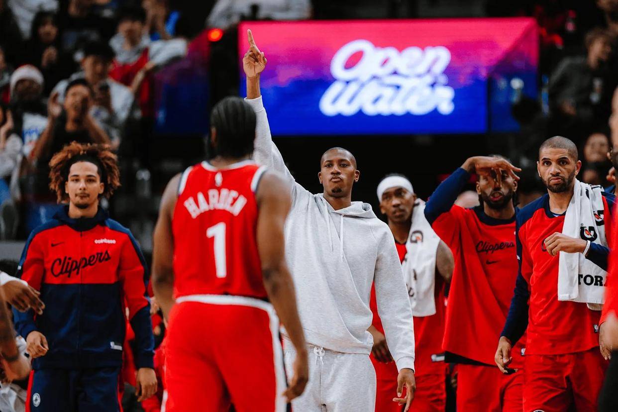 快船队表现神勇，全员贡献实现完胜的简单介绍