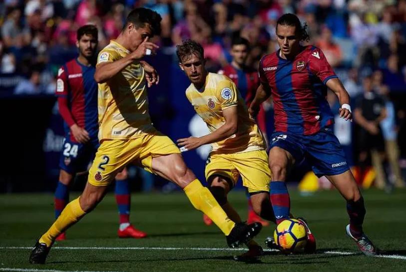 紧张对决，“死敌”争夺积分榜前三，稳步上升的简单介绍