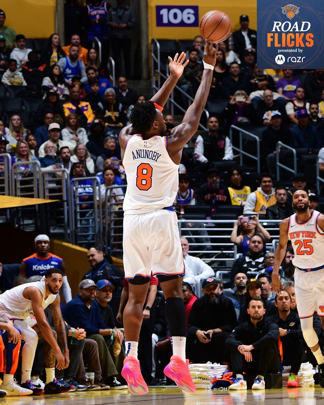 美国篮球巨星对决展现绝代风华，球迷热血沸腾，气势如虹