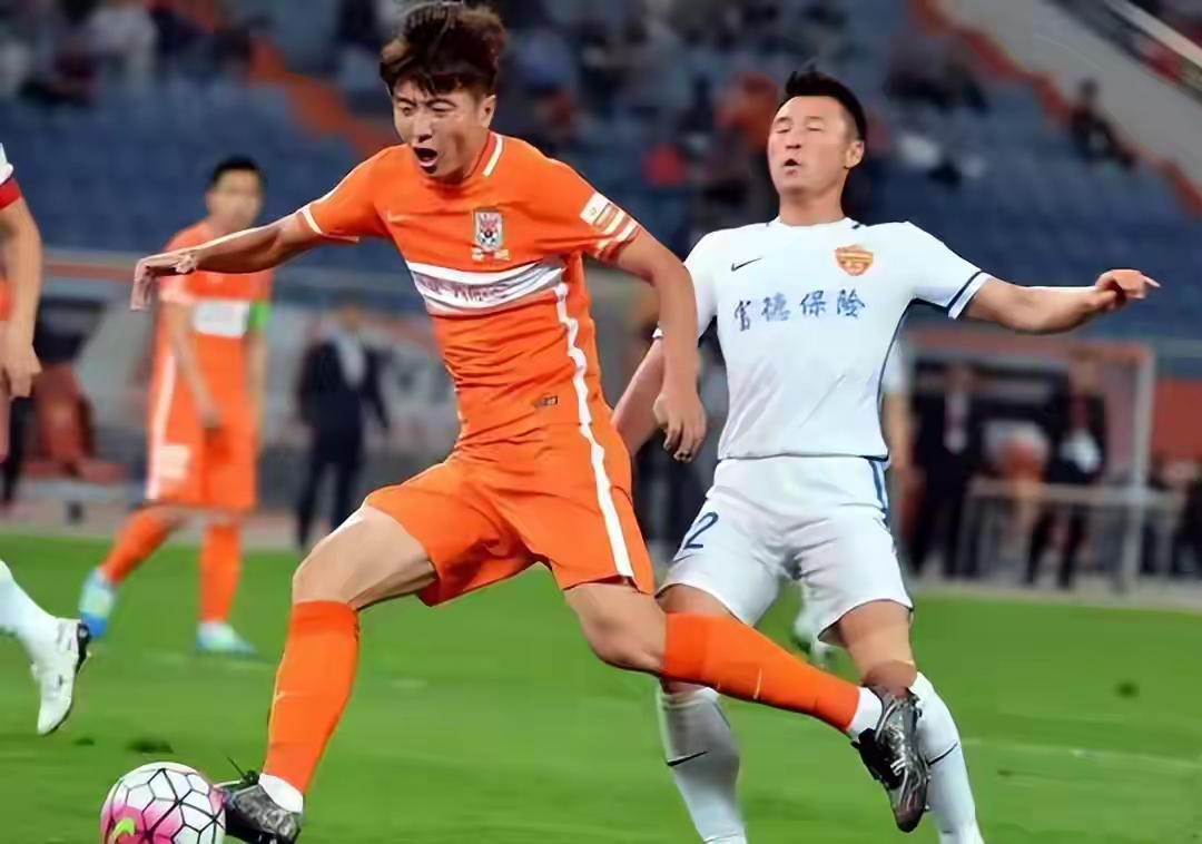 精彩比赛抢眼纷呈，球队实力角逐，表现亮眼的简单介绍