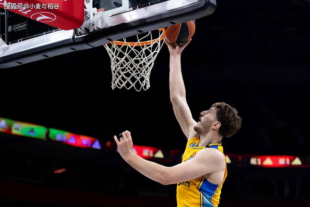 帕尔马中锋状态神勇，为球队建立不败之师，全场震撼