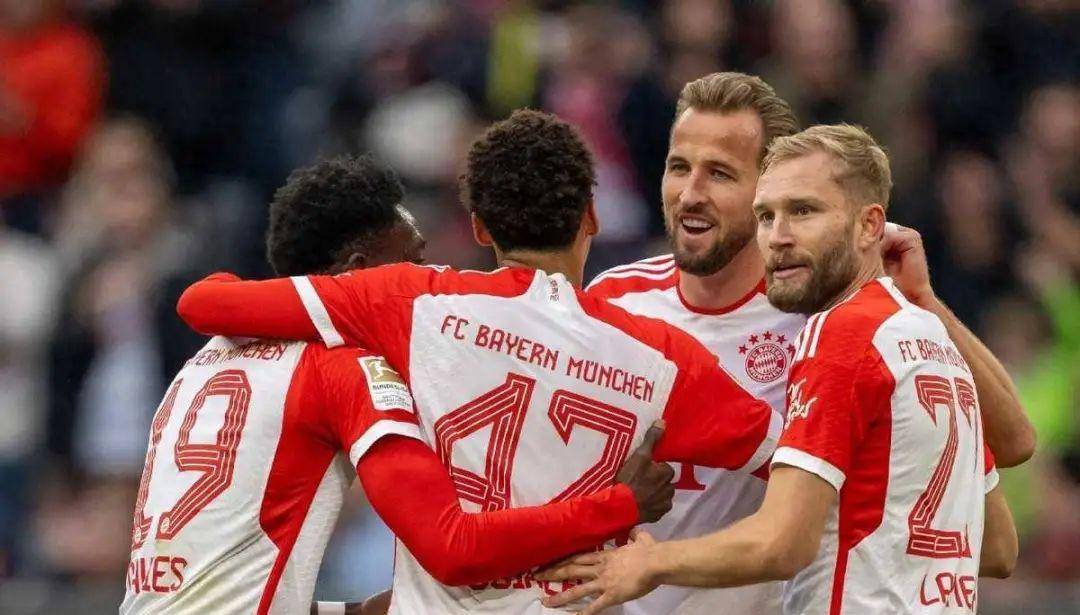 拜仁慕尼黑轻松击败对手，晋级八强，势不可挡