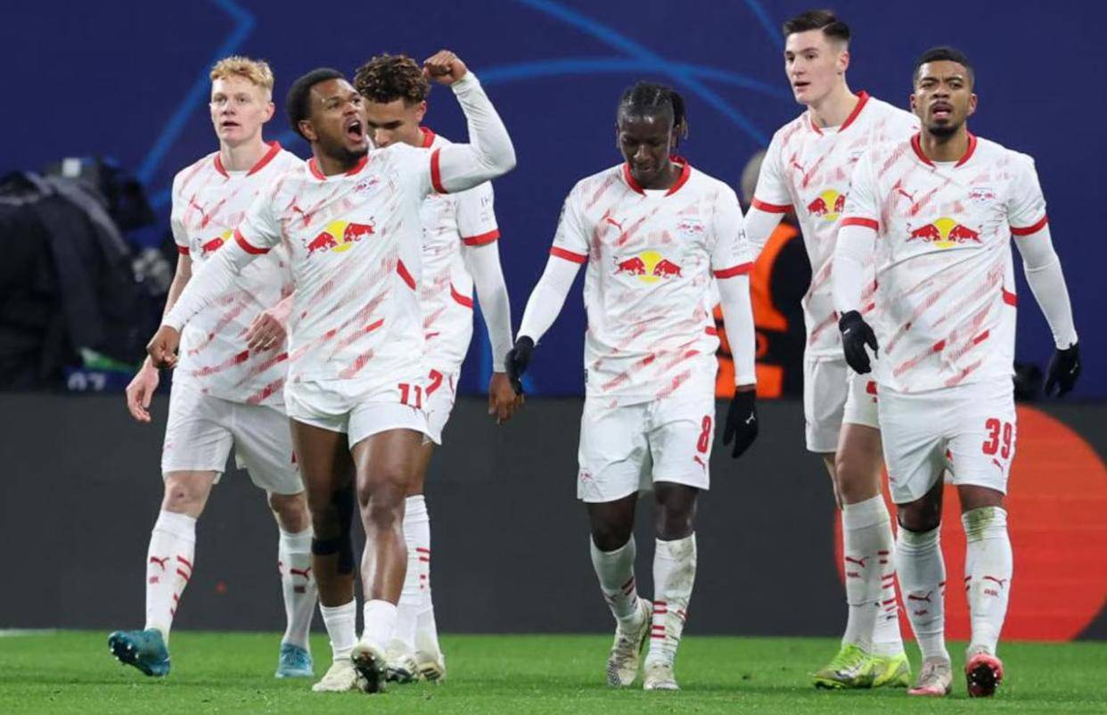 拜仁慕尼黑轻松击败对手，晋级八强，势不可挡