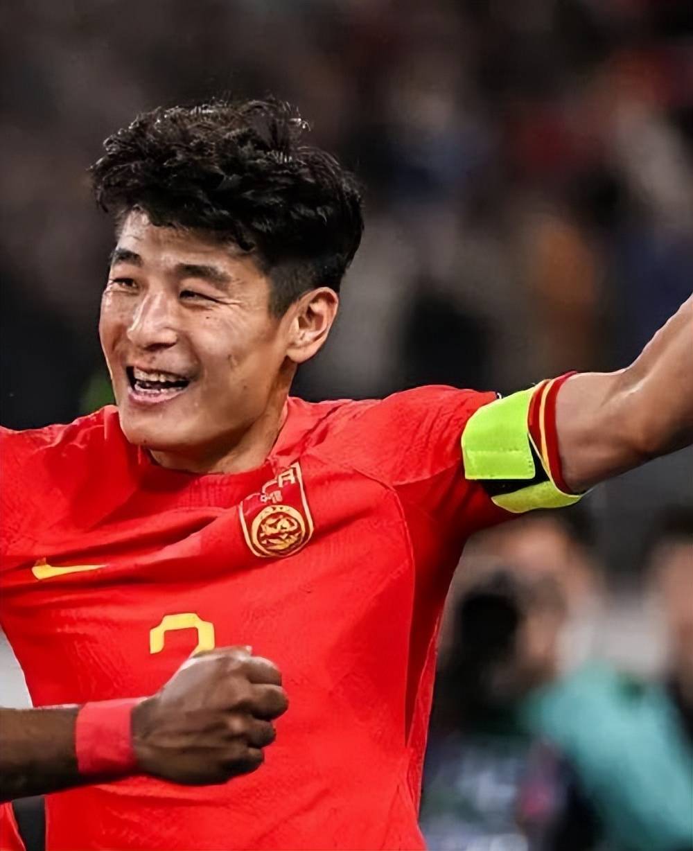 中国足球联赛近况无法捂盖，球员表现值得关注，表现亮眼