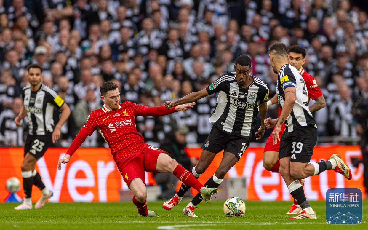 关于英格兰青年球员发挥出色，助力球队杀入北美洲杯半决赛，士气大振的信息