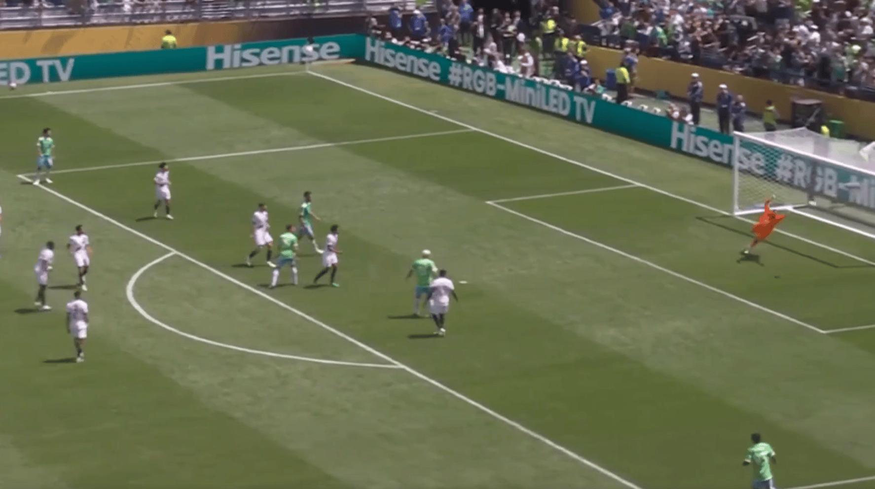 意甲赛事精彩连连，球迷观战热情高涨，势不可挡的简单介绍