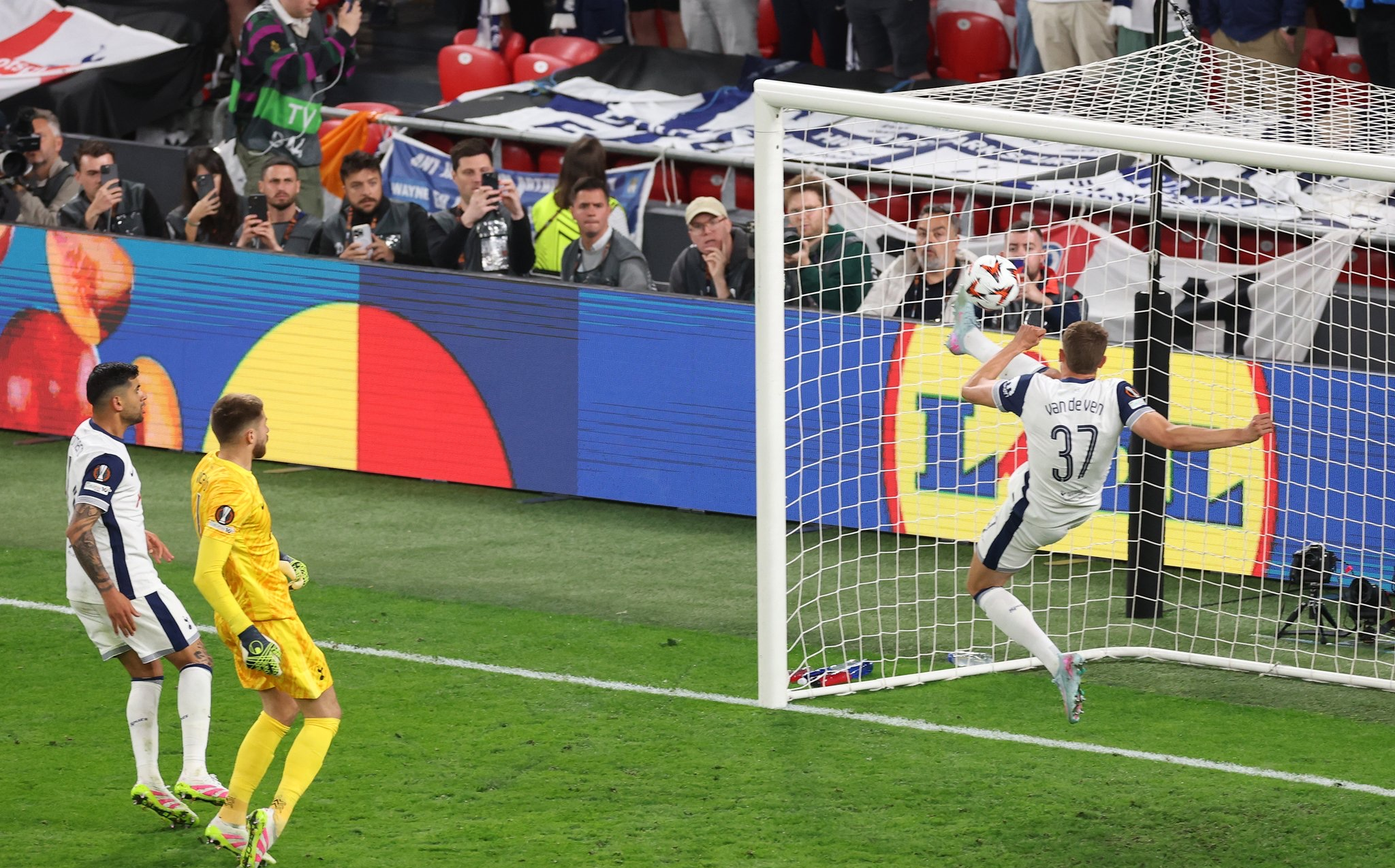 法国足球重大消息传出，球迷热议纷纷，振奋人心