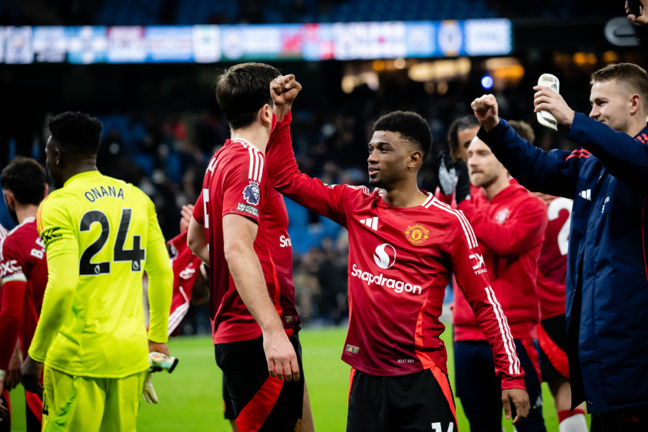 巴塞罗那与曼联激战，旗鼓相当，引发热议