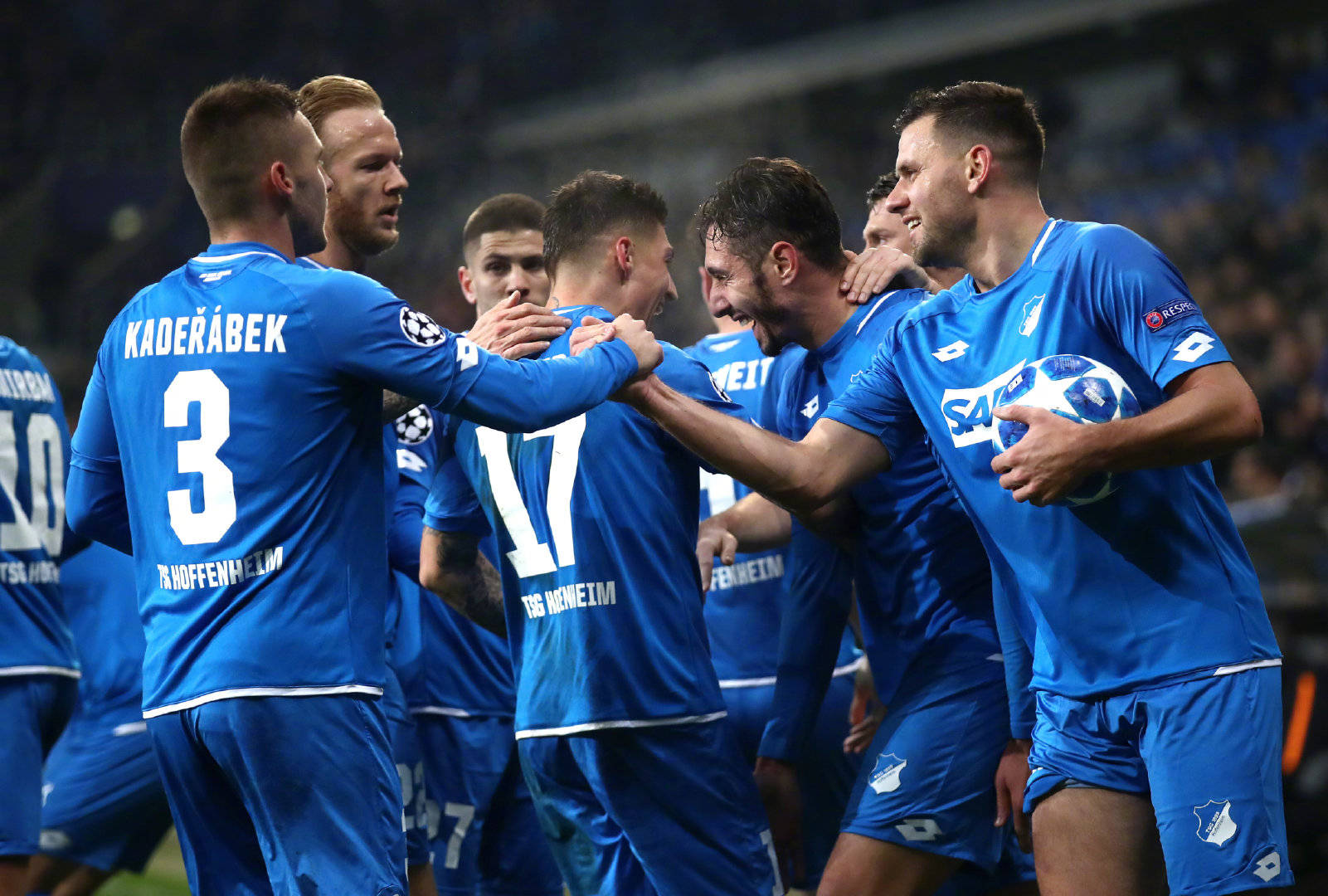 斯图加特主场胜利，追赶前方争冠集团，稳步上升