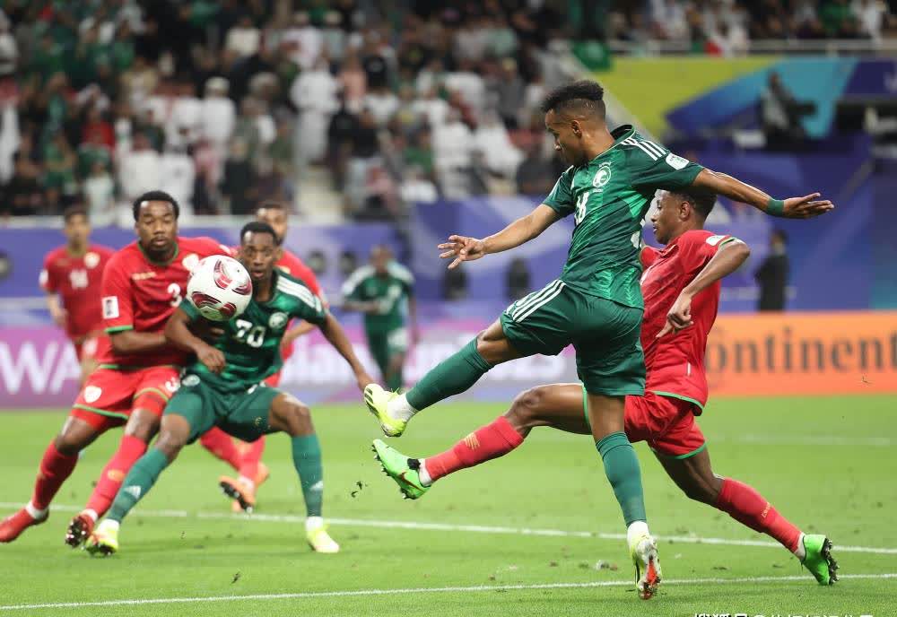 球队备战国际比赛！寻求磨炼与提升，士气大振