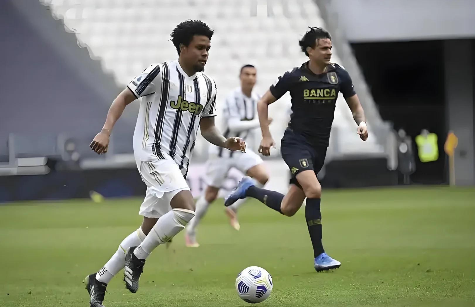 足球职业联赛激情迭起，场场都是决胜时刻，势不可挡