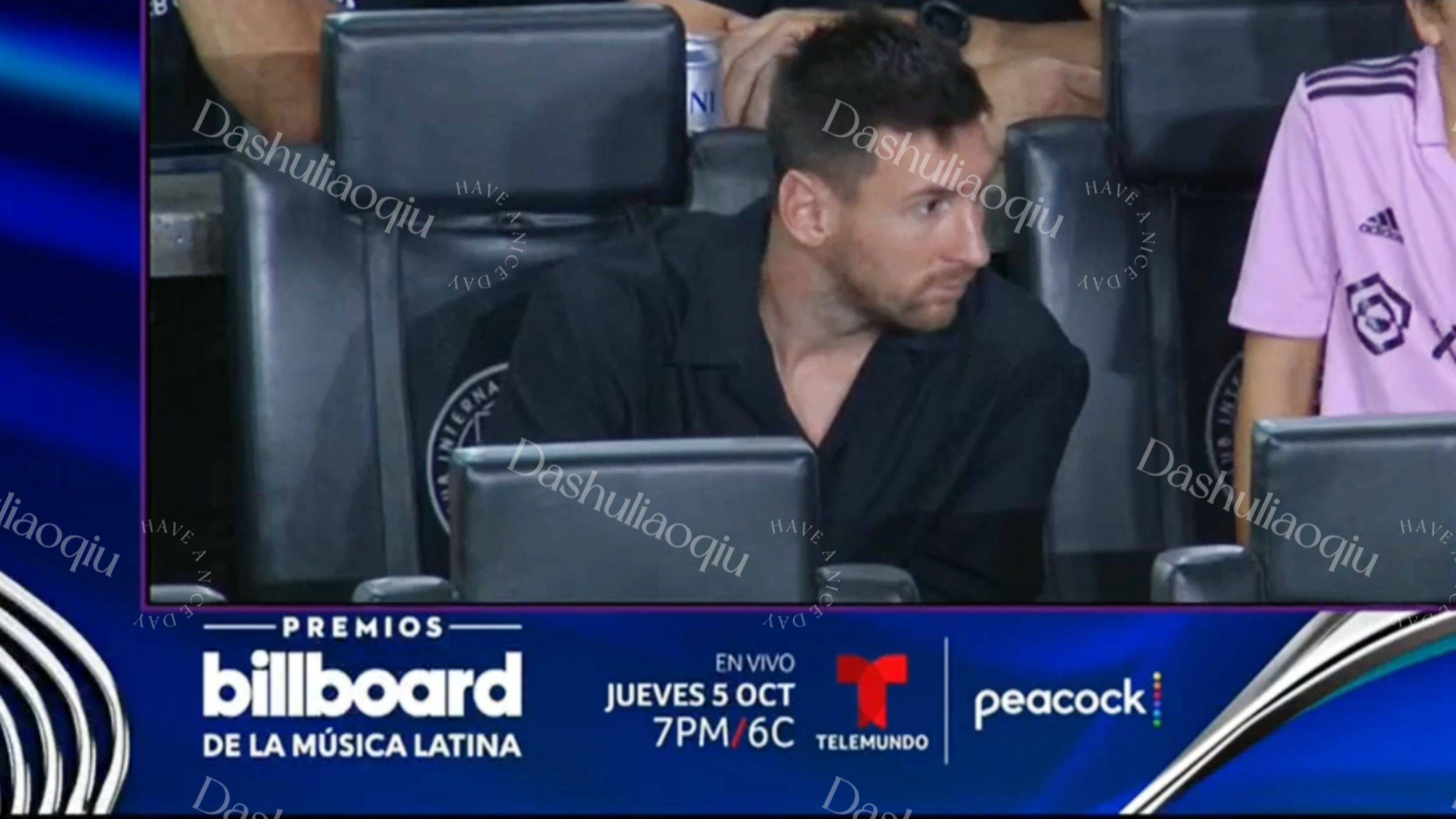 美国女足遭遇挫折，憾失十六强资格，掌声雷动