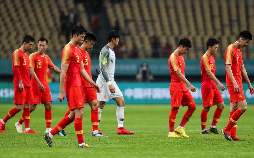 队员连连砍分,精彩表现引发球迷热议,表现亮眼的简单介绍 队员连连砍分,精彩表现引发球迷热议,表现亮眼的简单介绍